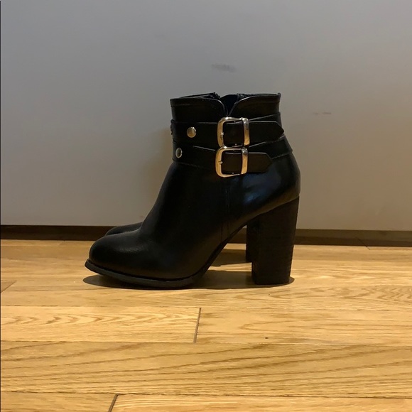 Black ankle booties - Picture 2 of 2